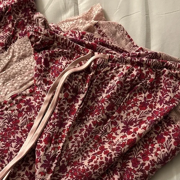 Victoria's Secret Red and Cream Floral Pajama Set - Picture 5 of 5
